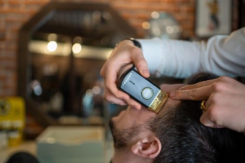 GAMMA+ Uno Mini Travel Foil Shaver - Cordless & Rechargeable for Short Facial Stubble