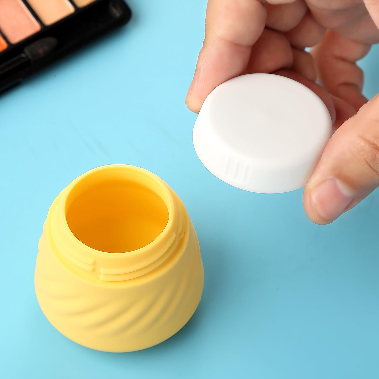 Gemice Silicone Cream Jars TSA Approved Travel Size Containers with Toiletry Bag, Wide Mouth Leak-proof Travel Accessories with Lid for Cosmetic Cream (4 Pack)