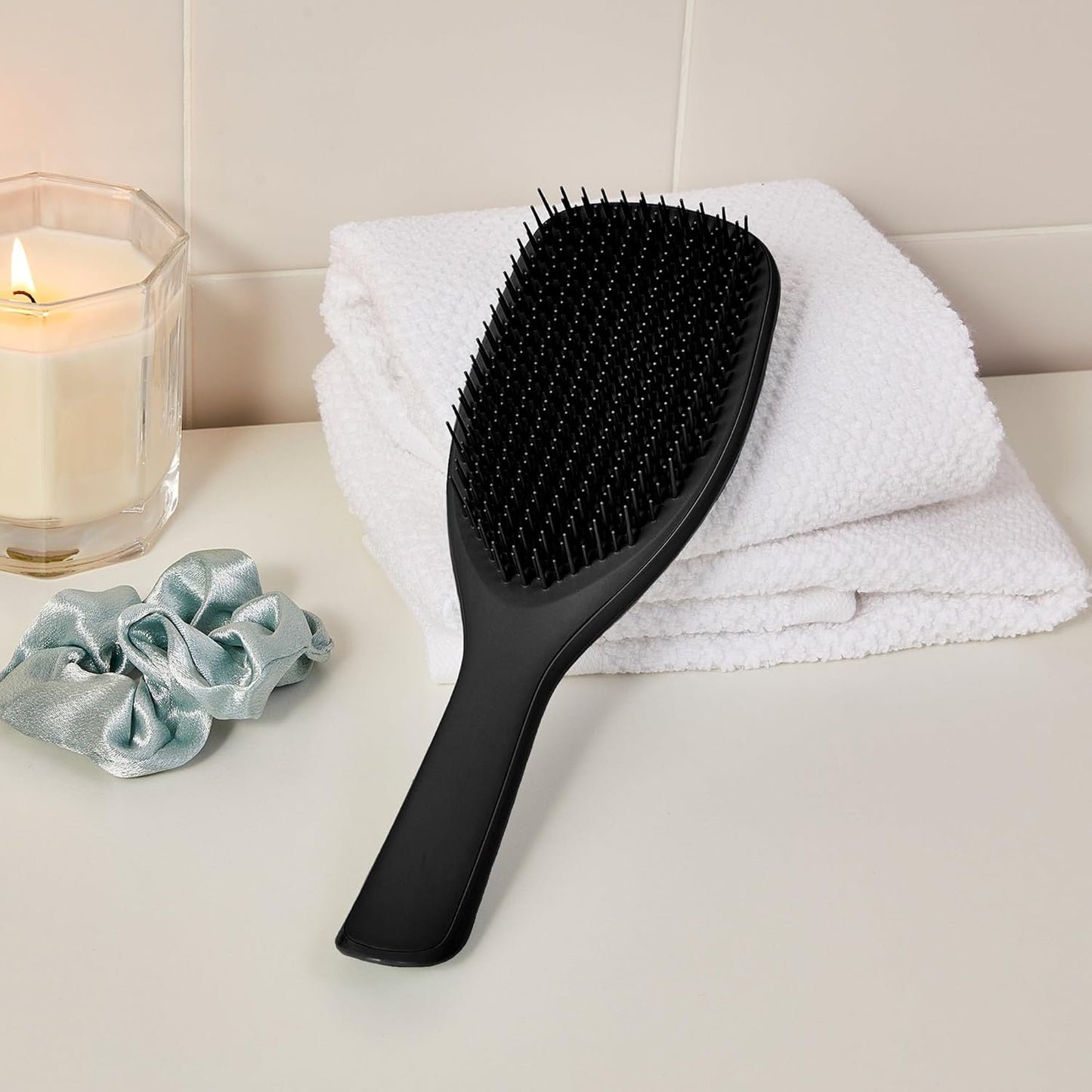 Tangle Teezer Large Ultimate Detangler Hairbrush - Eliminates Knots & Reduces Breakage for Long, Thick, Curly Hair - Black Gloss