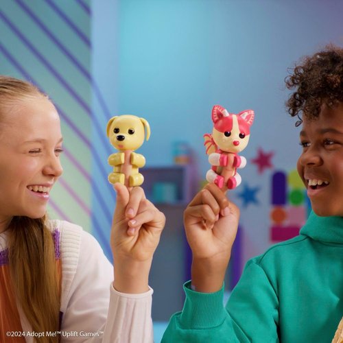 Adopt Me! | Fingerlings Strawberry Shortcake Bat Dragon - Legendary Interactive Pet with 40+ Sounds (Ages 5+)