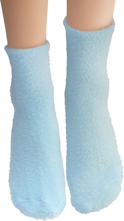 Earth Therapeutics Aloe Vera Socks - Infused with Aloe Vera & Vitamin E for Soft, Smooth Feet - Blue Plaid