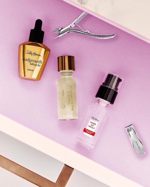 Sally Hansen Nail Treatment - Vitamin E Nail & Cuticle Oil™ | Deeply Nourishes & Conditions Dry Nails