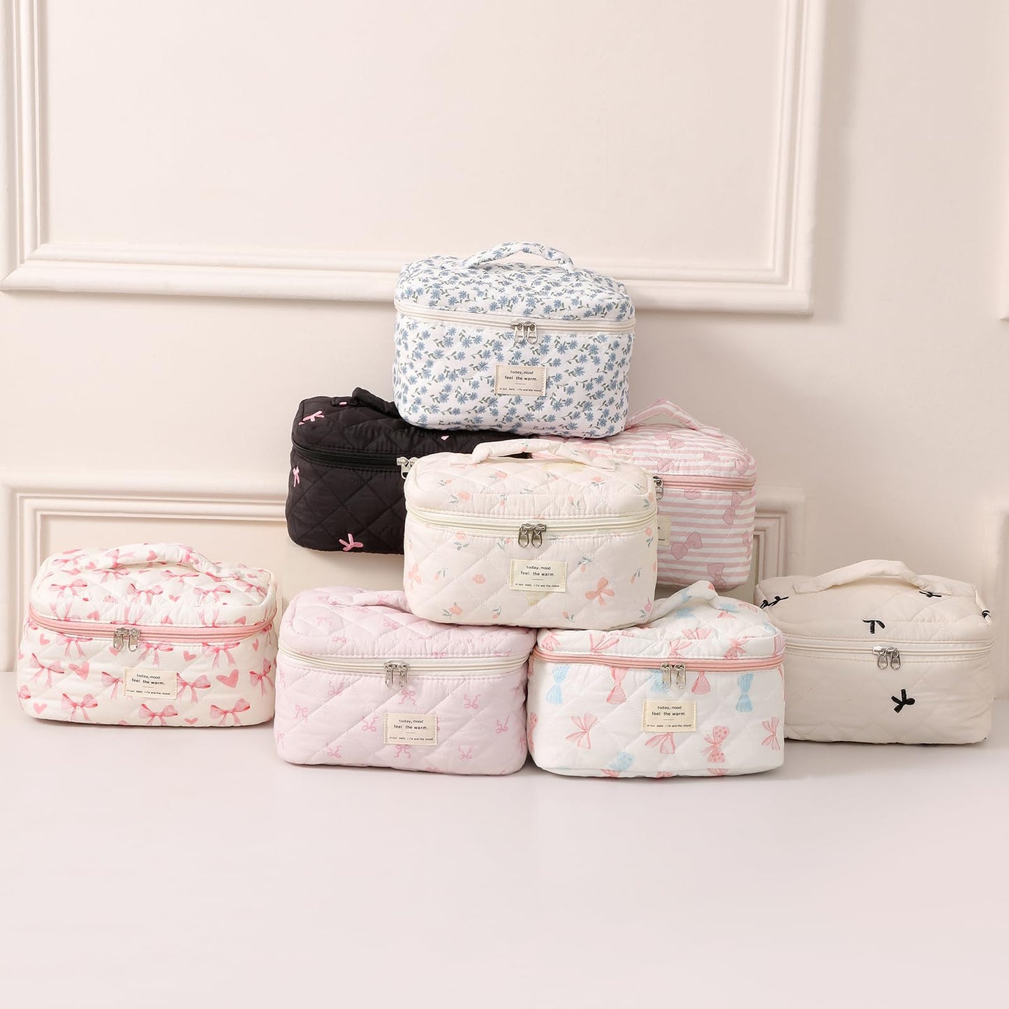 uekeboag Large Travel Quilted Makeup Bag for Women, Floral Cotton Cosmetic Bag, Coquette Aesthetic Floral Toiletry Organizer Bag(13Black Bow