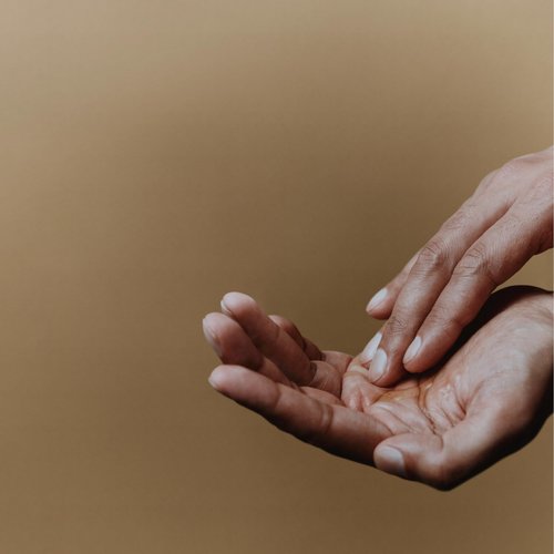 Aesop Reverence Aromatique Exfoliating Hand Wash | Cleanse and Exfoliate Hands with Botanical Extracts And Finely Milled Pumice | 16.9 oz/500mL