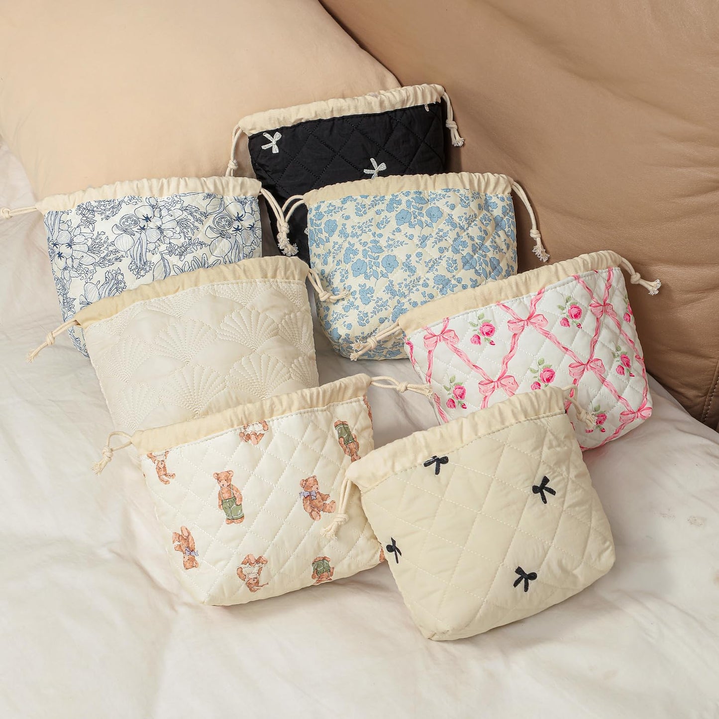 Cotton Quilted Drawstring Makeup Bag with Canvas Lining,Coquette Aesthetic Cute Travel Toiletry Bag,Drawstring Gift Bag for Women and Girls（03Pink Bows）