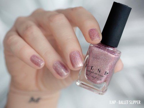 ILNP Ballet Slipper - Soft Pink Holographic Nail Polish