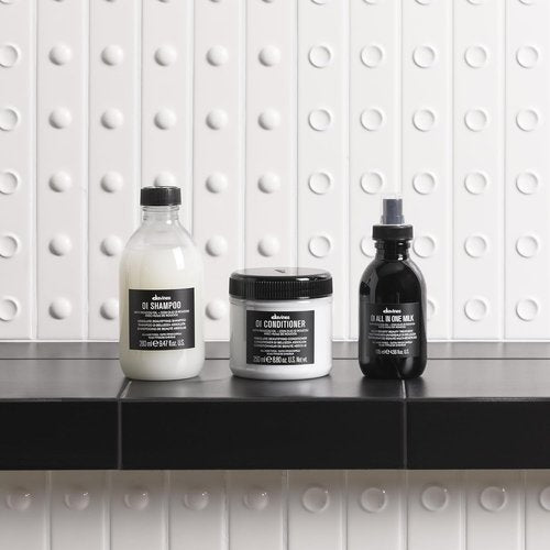Davines OI Shampoo - Milky-Smooth Hydrating Cleanser for All Hair Types | Antioxidant-Rich Roucou Oil, 9.47 Fl Oz
