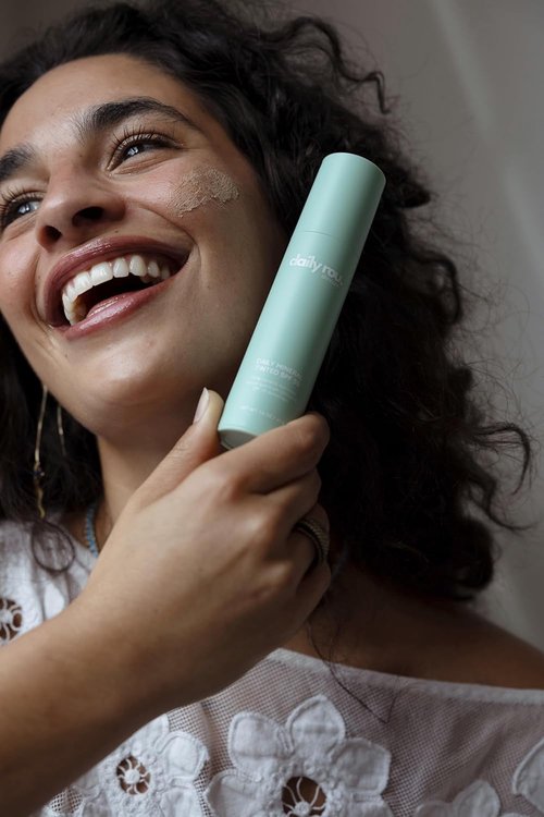 DailyRou Mineral Sunscreen | Hydrating & Brightening Face Lotion for All Skin Types - Lightweight, Non-Greasy Tint