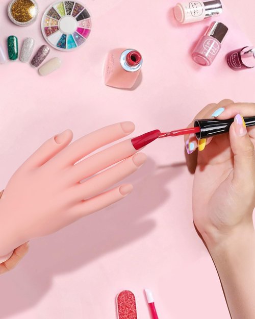 Practice Hand for Acrylic Nails Soft Touch Mannequin Hand for Nails, Flexible and Bendable Fake Hand for Nails for Nail Art Beginners