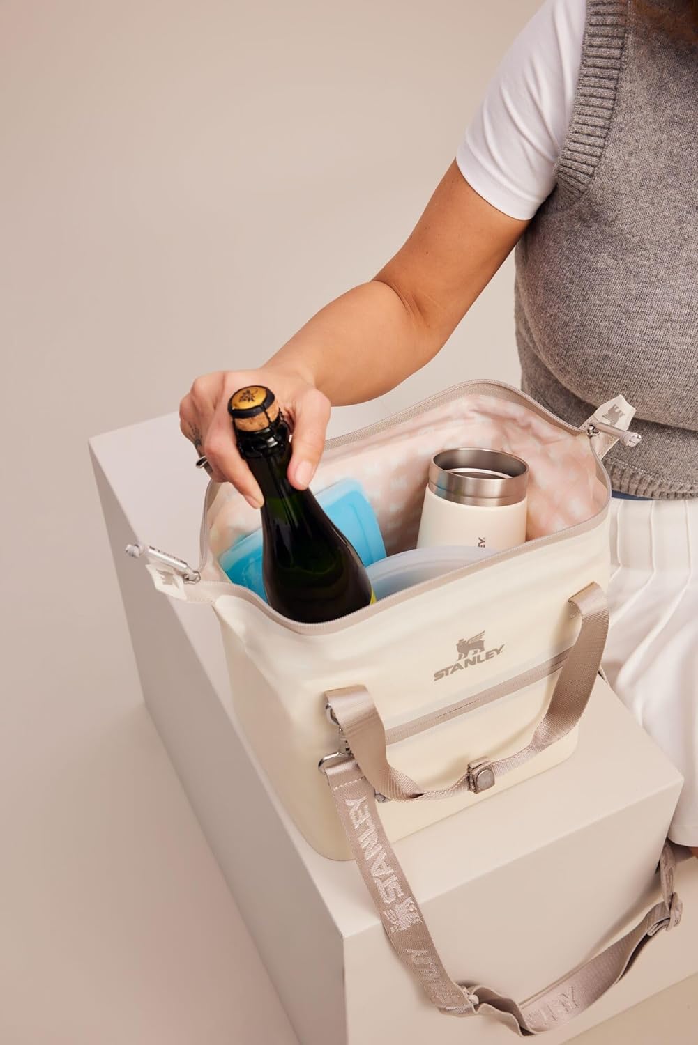 Stanley All Day Julienne Soft Cooler Bag - Insulated Lunch Box | BPA-Free Travel Bag with Zipper