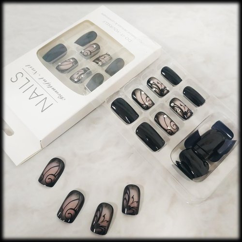 Black Press on Nails with Dark Vine Design, Glossy Ins Medium Square False Nails Rhinestones Acrylic Fake Fingernails Curve Line Stick on Nail Crystal Gel Glue on Nail for Women Girls 24Pcs