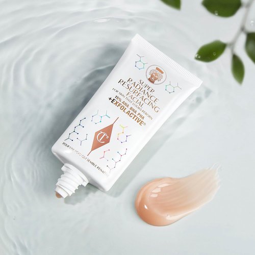 Charlotte Tilbury Super Radiance Face Exfoliator - Gentle Exfoliating Mask with Salicylic & Glycolic Acid for Refined Pores & Radiant Glow