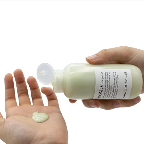 Davines MOMO Potion Leave-In Combing Cream - Moisturizing Formula for Dry Hair, 5.07 Fl Oz | Restores Hydration & Shine