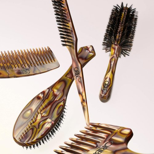 Oribe Wide Tooth Comb - Gentle Detangling Tool for All Hair Types | Durable Design