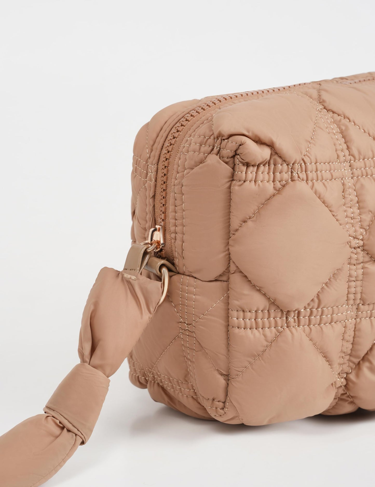 Yarnic Quilted Makeup Bag Cosmetic Bag, Travel Toiletry Bag for Women, Cute Makeup Bag Organizer Puffer Makeup Pouch (M, Khaki)