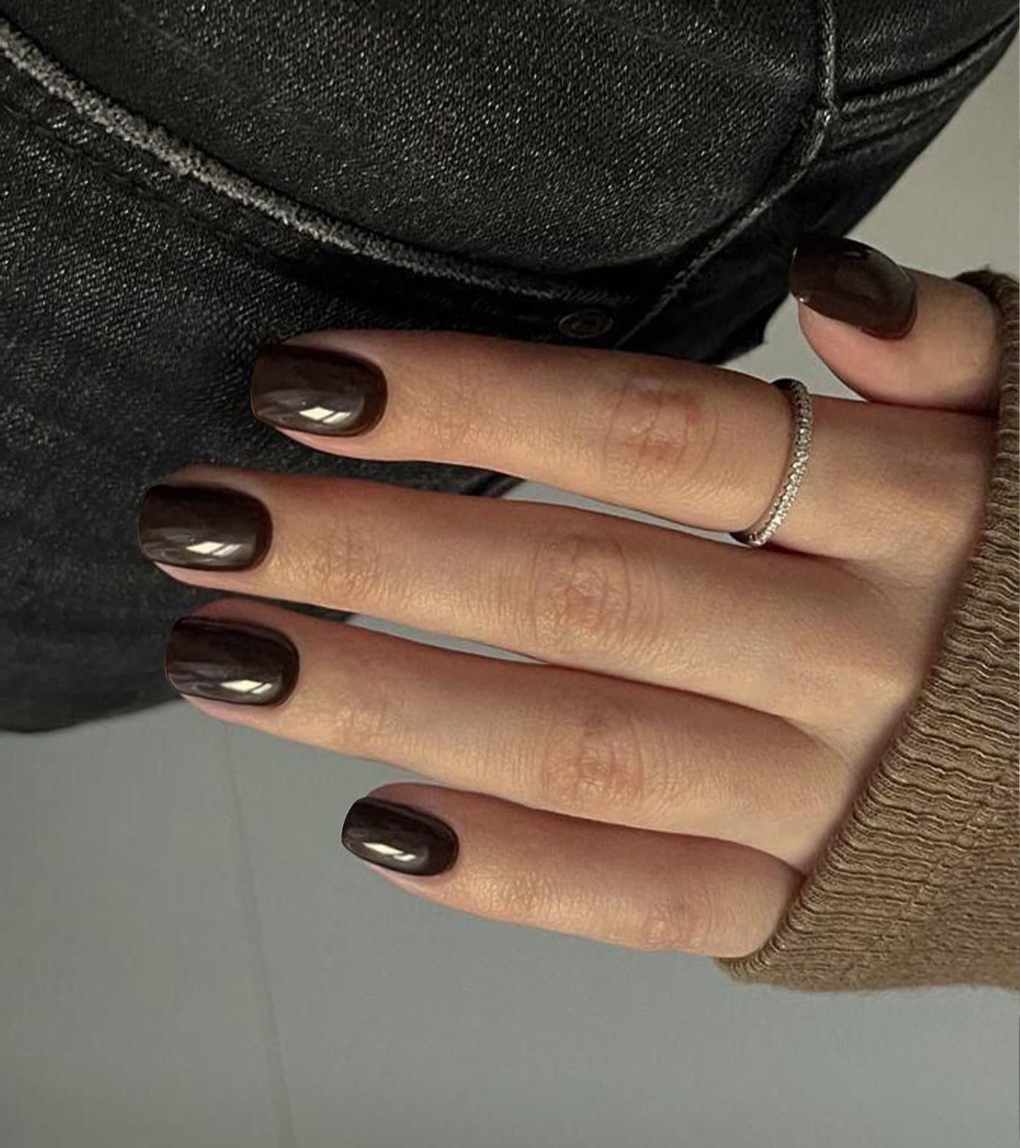 Artquee Press on Nails Short Soft Nude Square False Tips Glossy Reusable Fake Stick on Nails Kit for Women - 30 PCS 15 Sizes