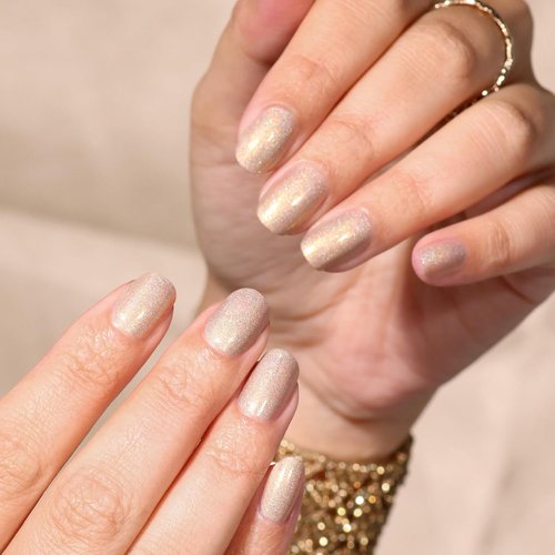 LONDONTOWN Lakur Nail Polish - Long-Lasting, Streak-Free, Chip-Resistant | Hydrating Nude & Brown Shades, 0.4 Fl Oz - You're Golden