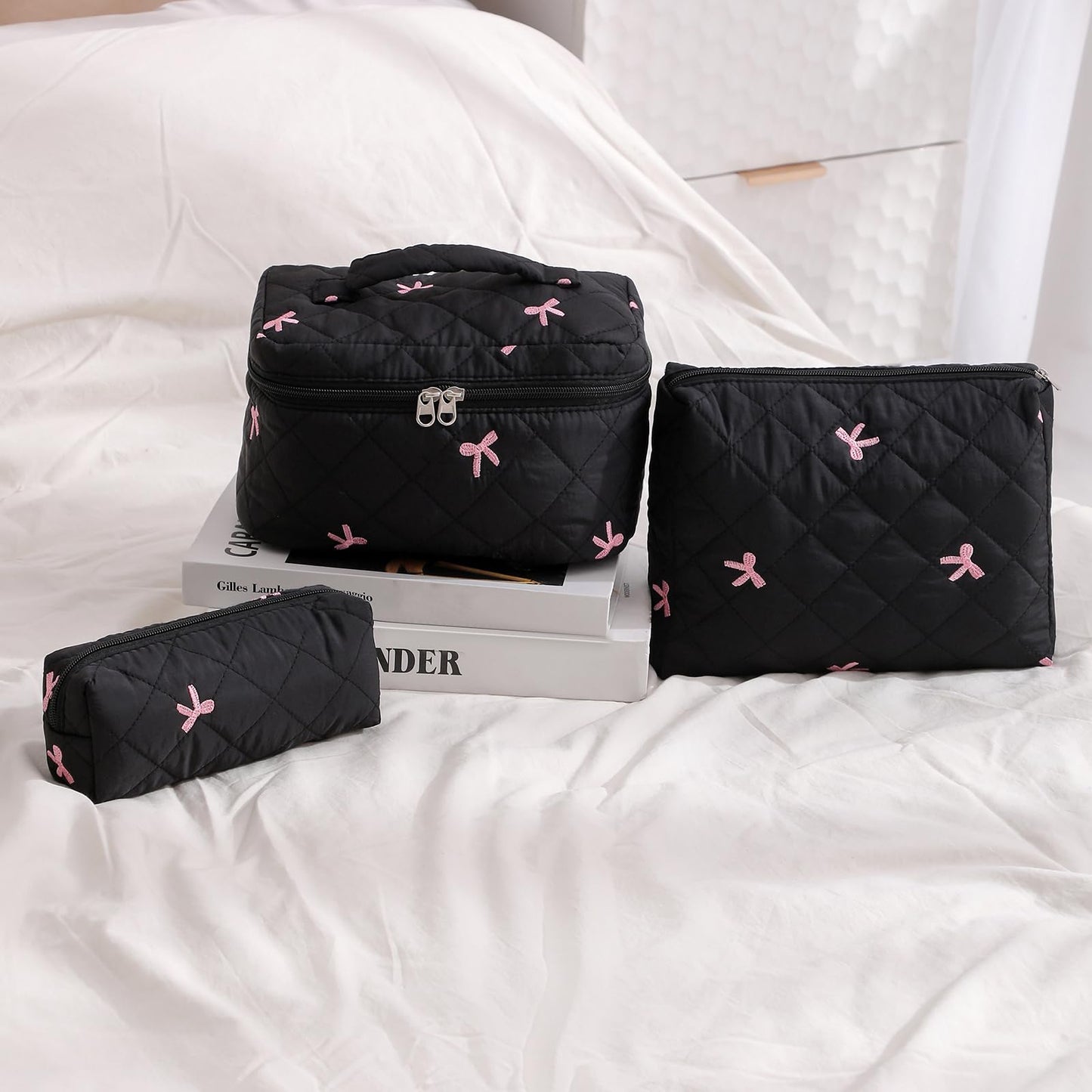 uekeboag Large Travel Quilted Makeup Bag for Women, Floral Cotton Cosmetic Bag, Coquette Aesthetic Floral Toiletry Organizer Bag(13Black Bow