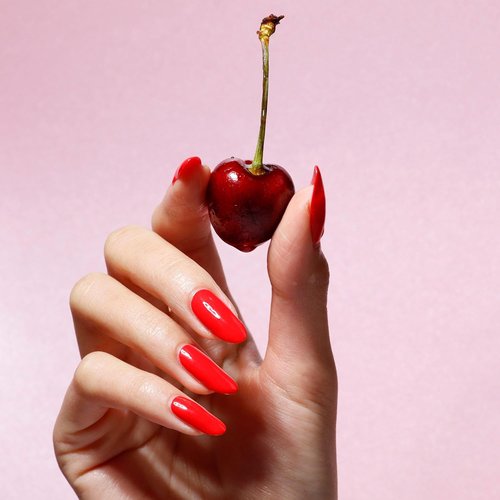 LONDONTOWN Lakur Nail Polish - Maraschino Cherry, Long-Lasting & Chip-Resistant | Non-Toxic Vegan Formula, 0.4 Fl Oz
