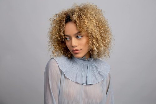 R+Co ON A CLOUD Bond Building Oil Masque - Strengthening Hair Treatment for All Types, Hydrates & Restores
