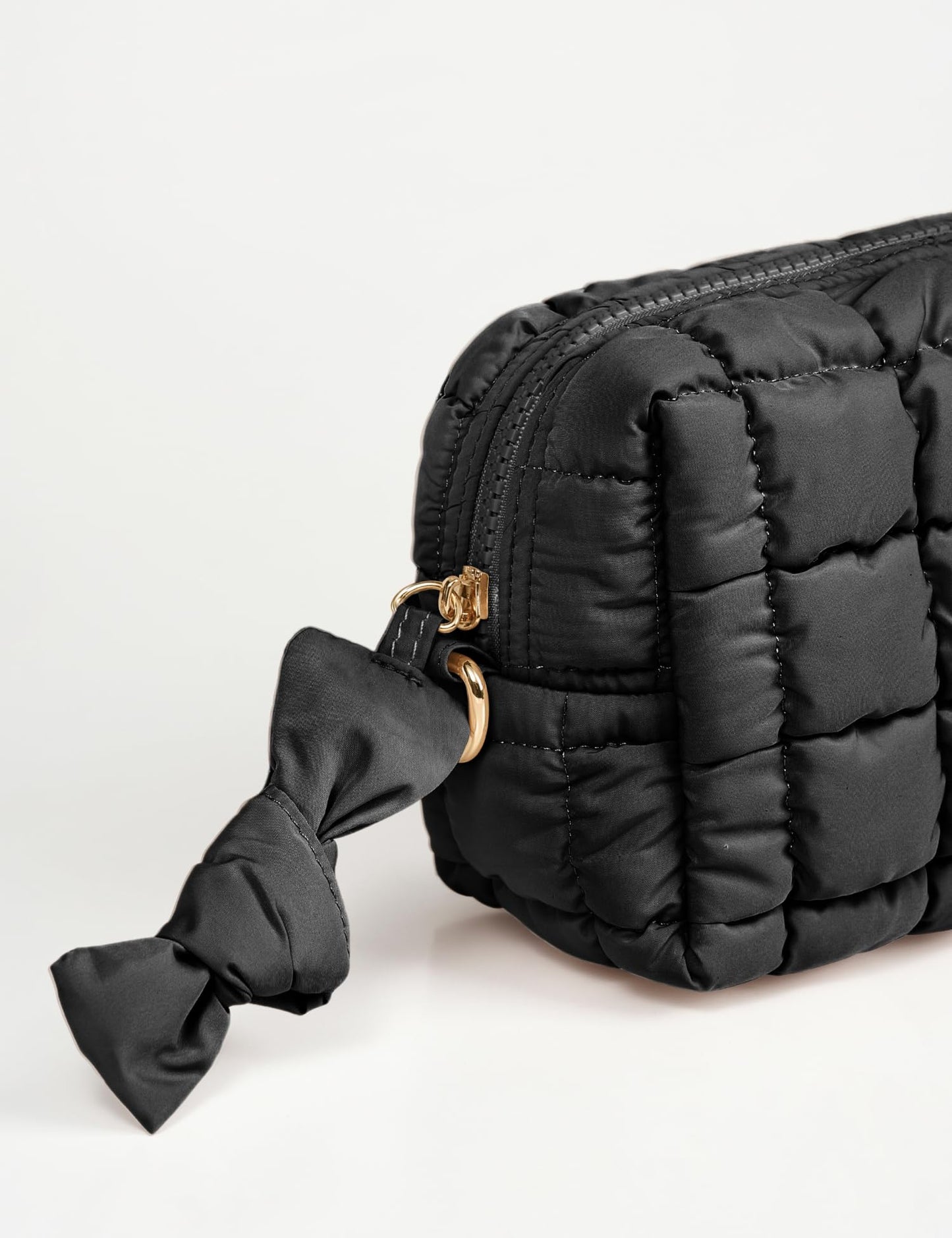 Yarnic Quilted Makeup Bag Cosmetic Bag, Travel Toiletry Bag for Women, Cute Makeup Bag Organizer Puffer Makeup Pouch (S, Black)