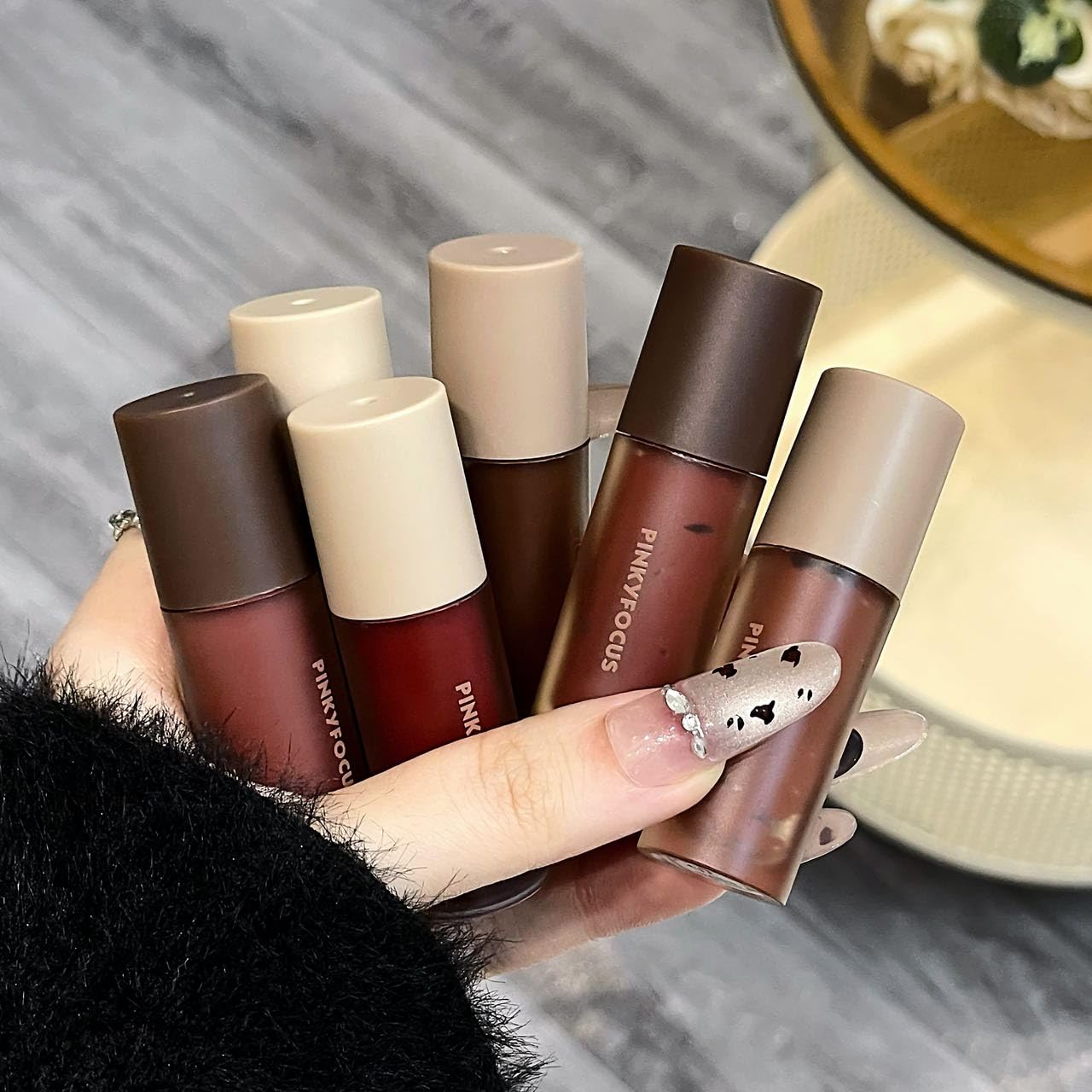 Skiennix 6-Piece Matte Lip Gloss Set - Velvet Finish for Autumn/Winter | Long-Lasting Formula