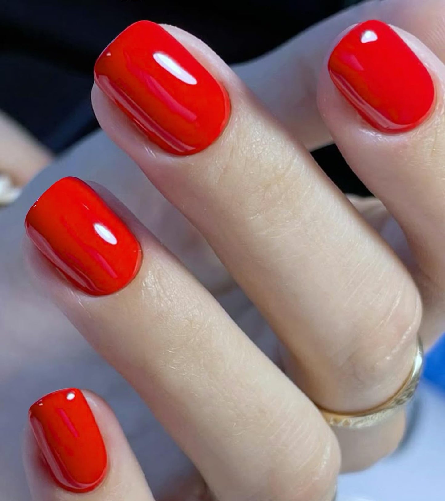 Artquee Press on Nails Short Soft Nude Square False Tips Glossy Reusable Fake Stick on Nails Kit for Women - 30 PCS 15 Sizes