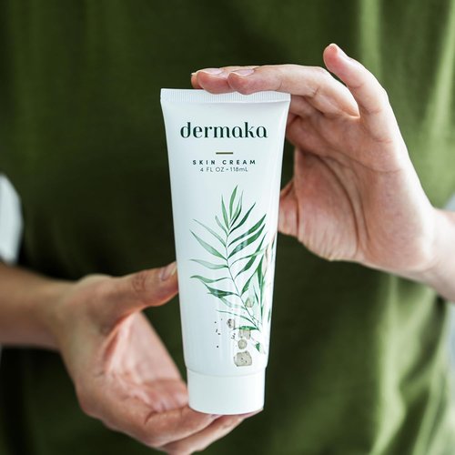 Dermaka Arnica Skin Care Cream - Moisturizing Botanical Formula with Arnica Montana & Vitamins A & E | 4 oz, Gentle for Sensitive Skin