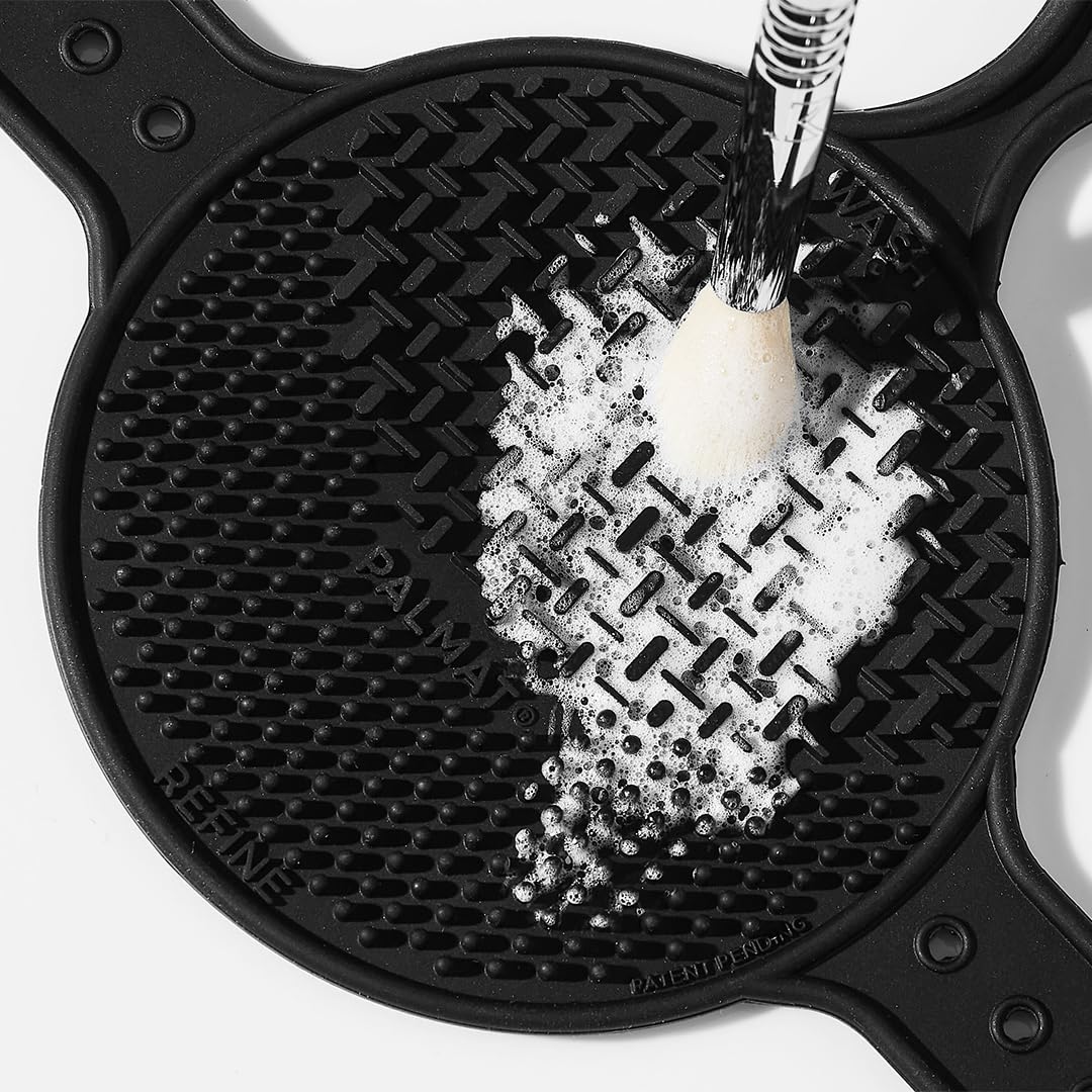 Sigma Beauty - Palmat® Makeup Brush Cleaner - Travel-Friendly & Palm-Sized - Black