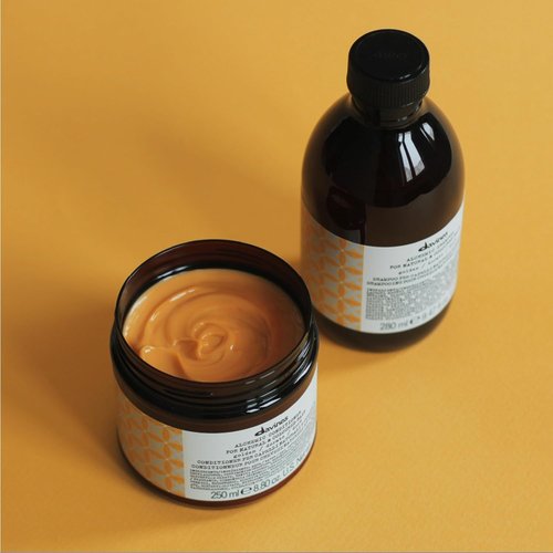 Davines Alchemic Conditioner - Color Depositing Cream for Golden Blonde & Honey Hair | Hydrates & Intensifies Warm Tones, 8.45 Fl Oz