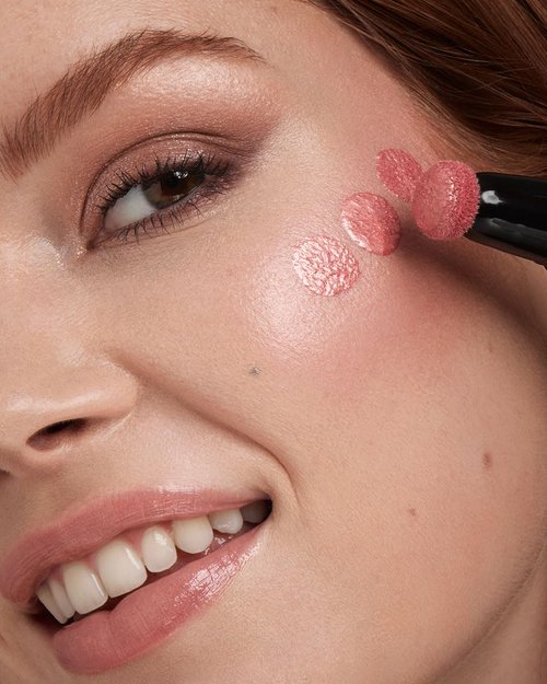 KIKO Milano Plush Blush 03 - Liquid Blush With Sponge Applicator for Flawless Cheeks