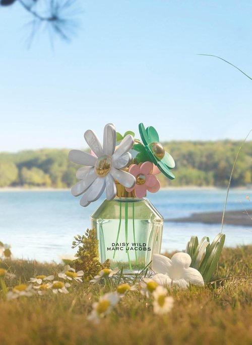 Marc Jacobs Daisy Wild Eau de Parfum - Floral Women's Fragrance with Banana Blossom, Jasmine & Sandalwood - 3.4 oz