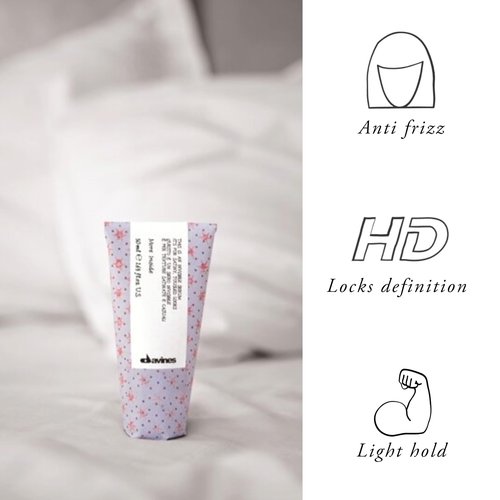 Davines This Is An Invisible Serum, Light Hold Anti-Frizz & Satiny Look - Soft Texture & Separation - Creates Casual "Undone" Styles, Travel Size, 1.69 Fl Oz