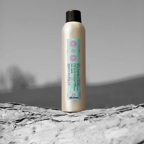 Davines This Is An Invisible No Gas Spray, Medium Hold Natural Finish - Non-Aerosol Spray for Brushable Hold - Fast Drying & Humidity Resistant, 8.45 Fl Oz