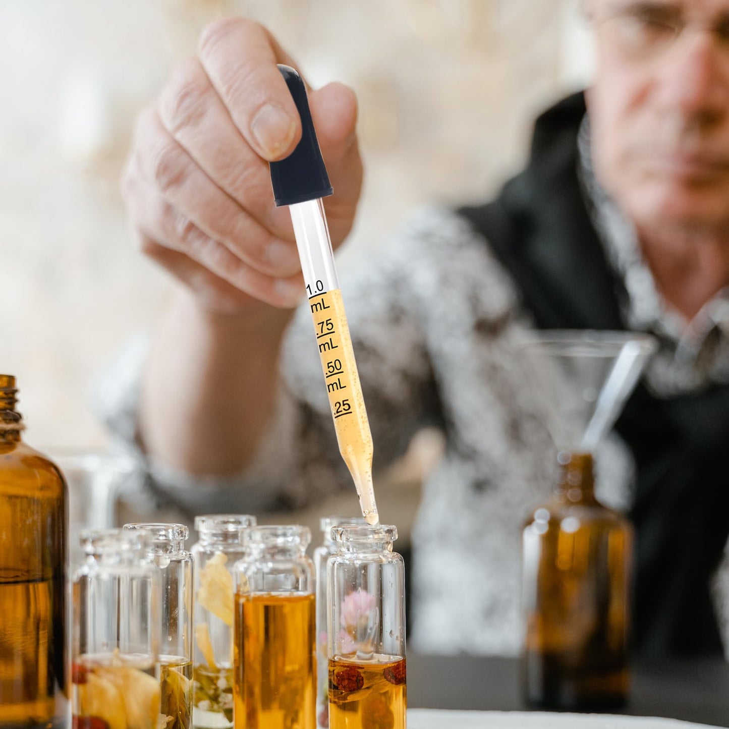 Herain Glass Eye Dropper Pipette 10 Pack, Ear Eye Dropper Bent & Straight Tips, 1 ml Droppers for Essential Oils, Lab, Health Care, Crafts, Measuring and Transferring a Variety of Liquids