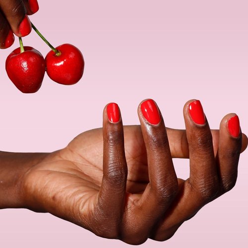 LONDONTOWN Lakur Nail Polish - Maraschino Cherry, Long-Lasting & Chip-Resistant | Non-Toxic Vegan Formula, 0.4 Fl Oz