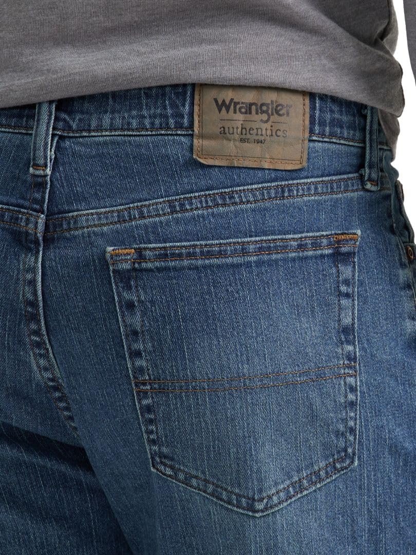 Wrangler Authentics Men's Comfort Flex Waist Jeans - Regular Fit, Versatile Style, Classic Denim