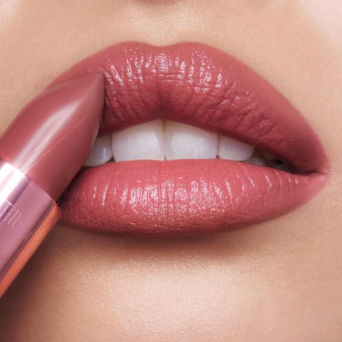 Charlotte Tilbury K.I.S.S.I.N.G Lipstick - Hydrating Formula with Light-Diffusing Pigments for Luminous Lips