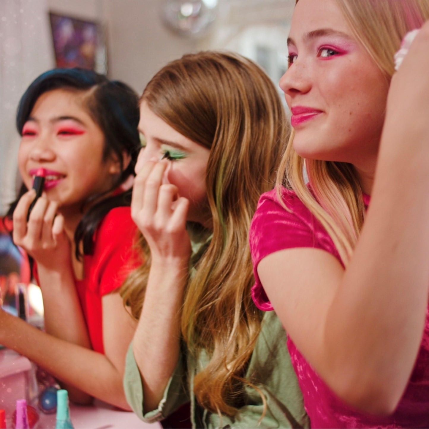 Miraculous Ladybug, 10-in-1 Rena Rouge Kids Makeup Set with Nail Polish, Lipstick, Pressed Powder Palette, Lip Gloss, Hair Chalk, Make-up Sponge, Compressed Towel, Sticker and Pom-pom (Wyncor)