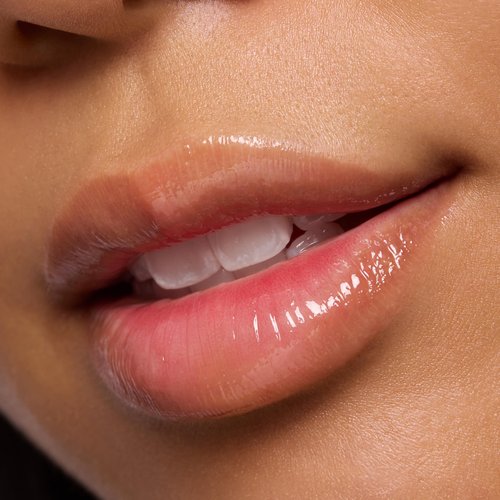 essence | The Super Peptide Glossy Lip Treatment | Hydrating, Nourishing and Non-Sticky | Vegan, Gluten Free and Cruelty Free