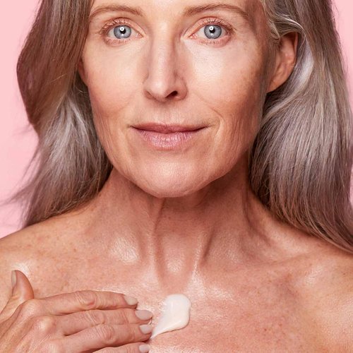 Clarins Super Restorative Décolleté & Neck Concentrate - Anti-Aging Cream for Mature Skin | Deeply Replenishing Formula