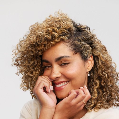 Paul Mitchell Clean Beauty Anti-Frizz Shampoo - Smooths & Calms Frizz for Textured Hair
