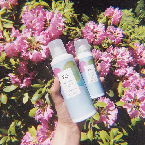 R+Co Balloon Dry Volume Spray - Boost Volume & Texture | Lightweight Formula for All Hair Types