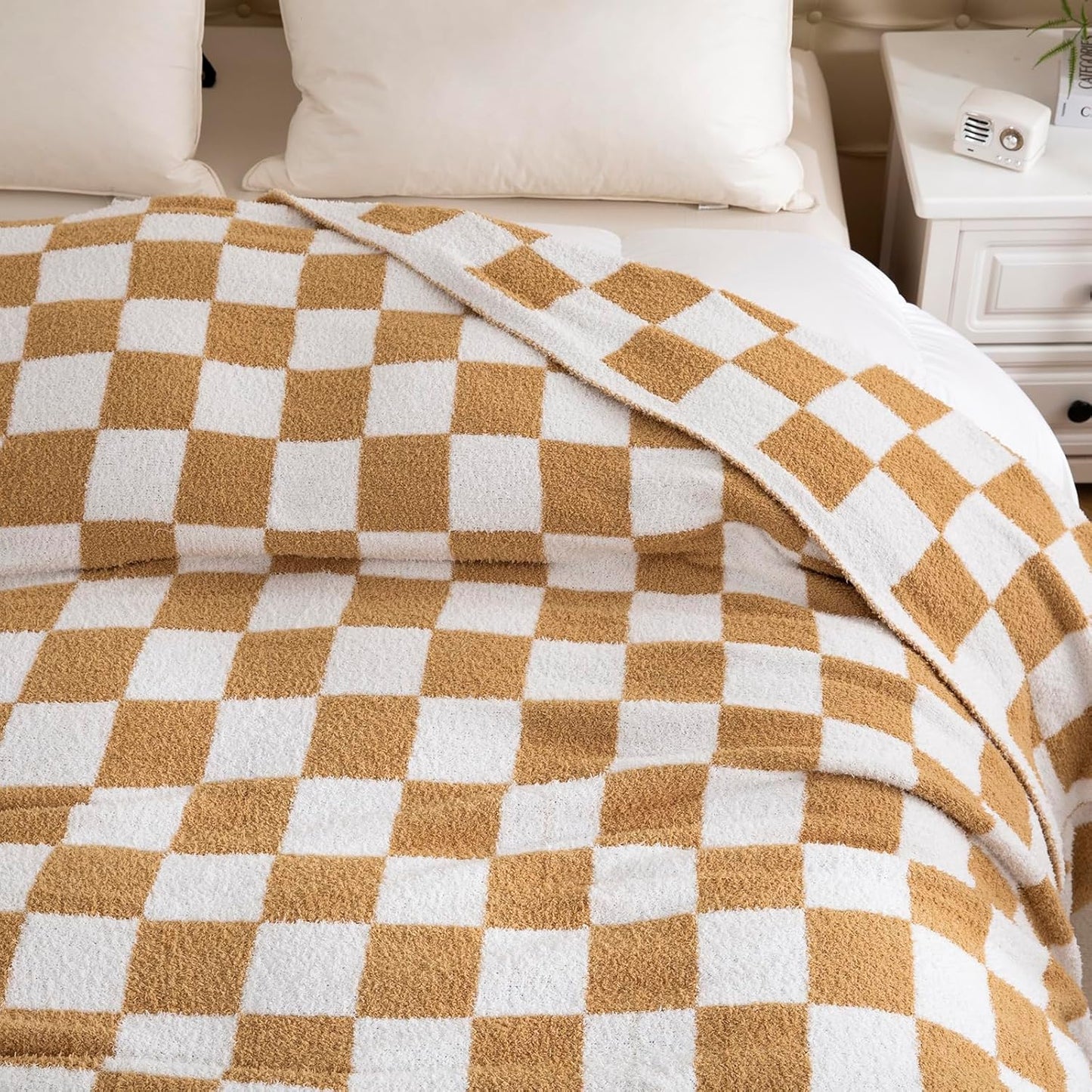 YIRUIO Checkered Knit Throw Blanket - Ultra Soft Reversible Microfiber | Cozy Fluffy Home Decor