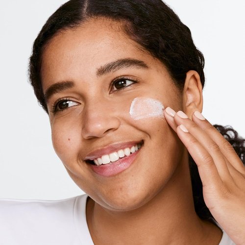 Clinique Exfoliating Face Scrub - Salicylic Acid for Oily Skin | Refreshing & Refining, 3.4 Fl Oz
