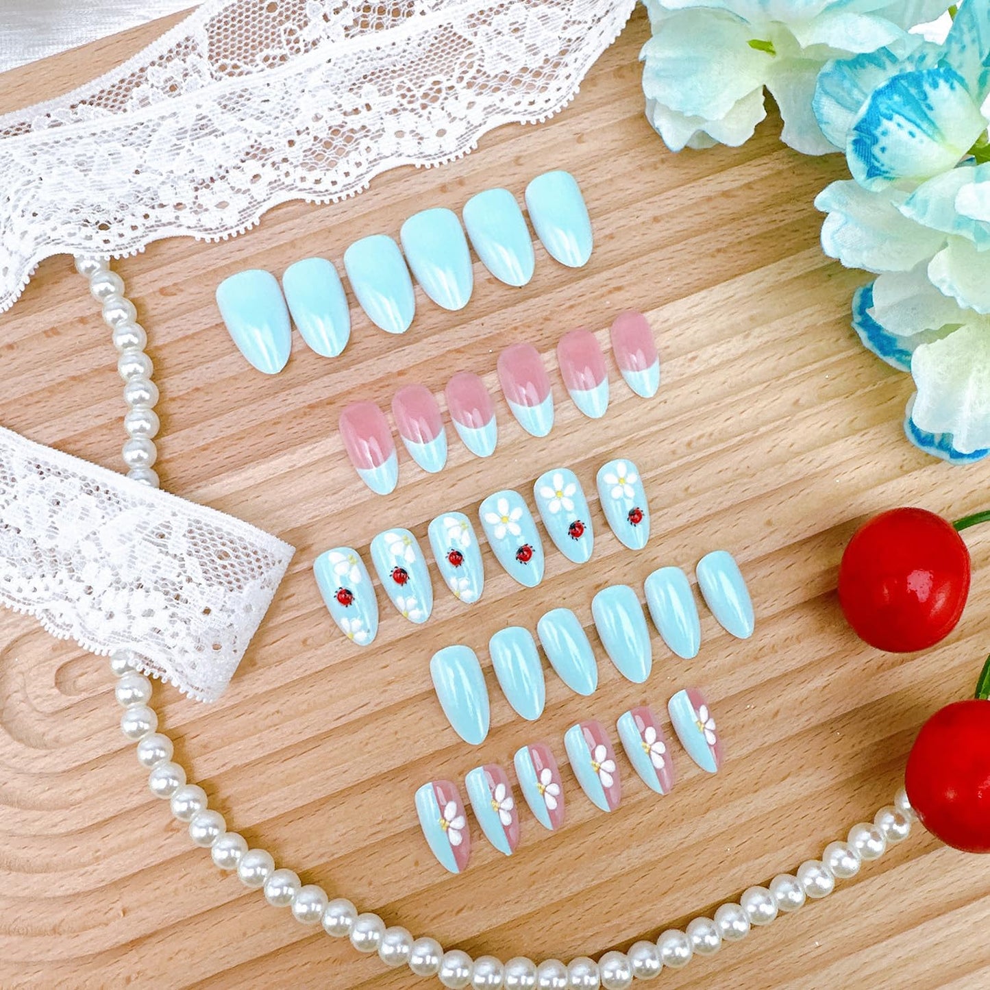 24Pcs St Patrick's Day Press on Nails Short Square Gold French Tip Fake Nails with Gold Rhinestones Horseshoe Rainbow Shamrocks False Nails St Patricks Day Acrylic Nails Irish Stick on Nails for Women