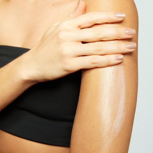 Clarins Self Tanning Milky Lotion - Streak-Free Tanner for Face & Body | Natural Sun-Kissed Glow & 24-Hour Hydration