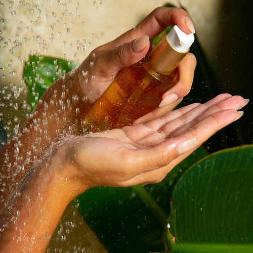 Clarins Total Cleansing Oil - Effortlessly Removes Waterproof Makeup & Pollutants | Gentle on Face, Eyes & Lips
