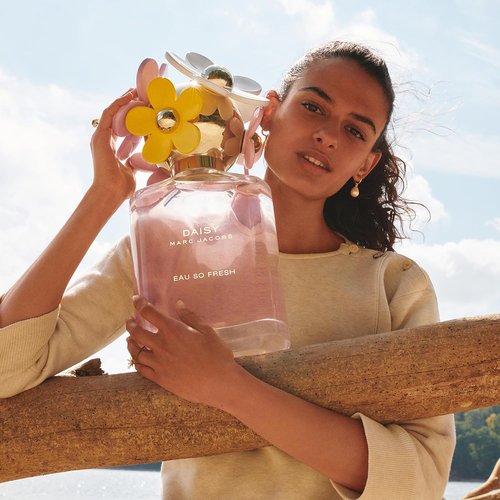 Marc Jacobs Daisy Eau So Fresh Eau de Toilette - Fresh Floral Women's Perfume with Raspberry & Wild Rose Notes