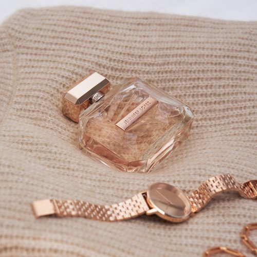 Jennifer Lopez Promise Perfume, Eau De Parfum Spray 3.4 Fl Oz (100 ml) Floral Woody Womens Perfume, Notes of Citrus, Amber, Dewy Honeysuckle